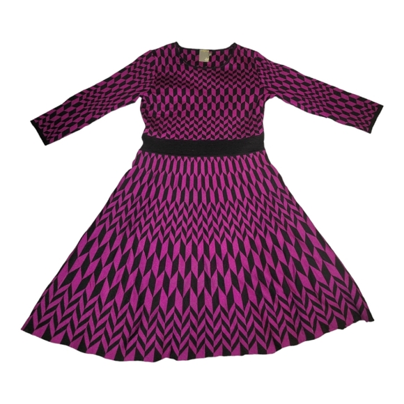 Taylor Dress size large - Picture 3 of 5